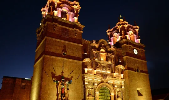 Visita la Catedral de Puno