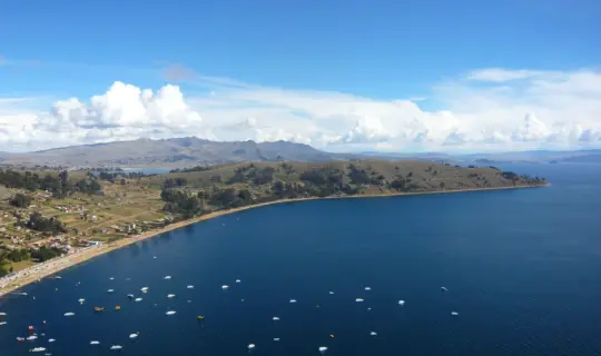 Crucero en Catamarán en el lago Titicaca