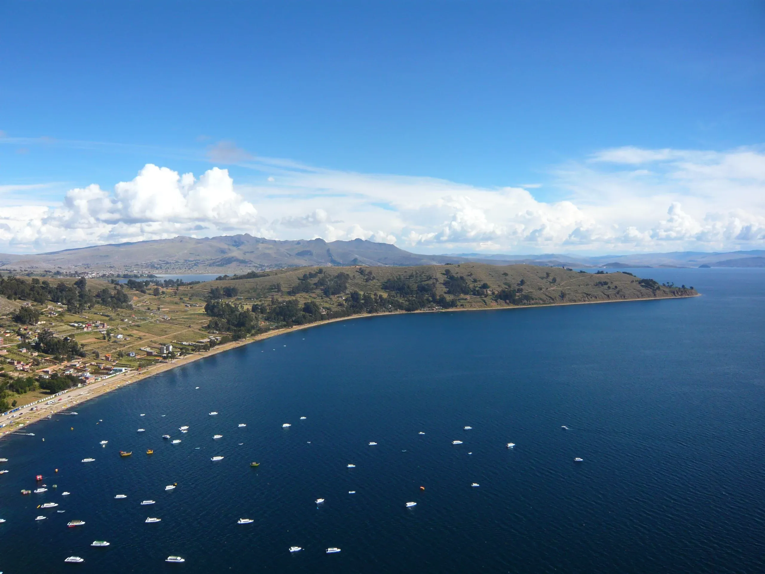 Crucero en Catamarán en el lago Titicaca