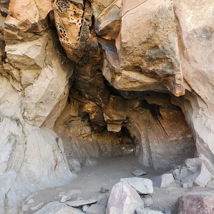 Cuevas De Mollepunko