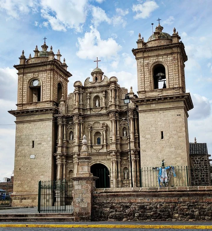 Iglesia Ayaviri - Churches and temples in Puno