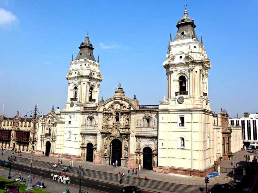 Catedral de Lima Peru 900x675 - Places to visit in Lima Peru
