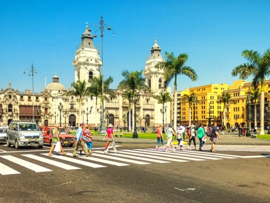 Plaza de Armas de Lima 900x675 - Places to visit in Lima Peru