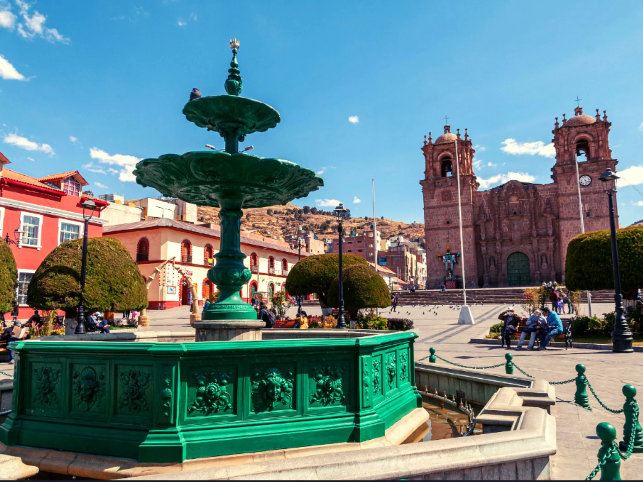 pileta ubicada en el centro de la plaza de armas de Puno