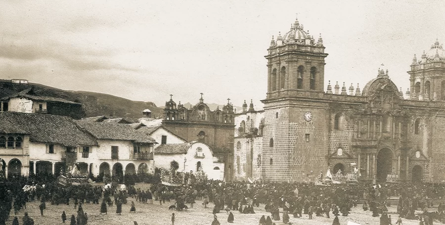 Festividades En La Plaza De Armas Cusco