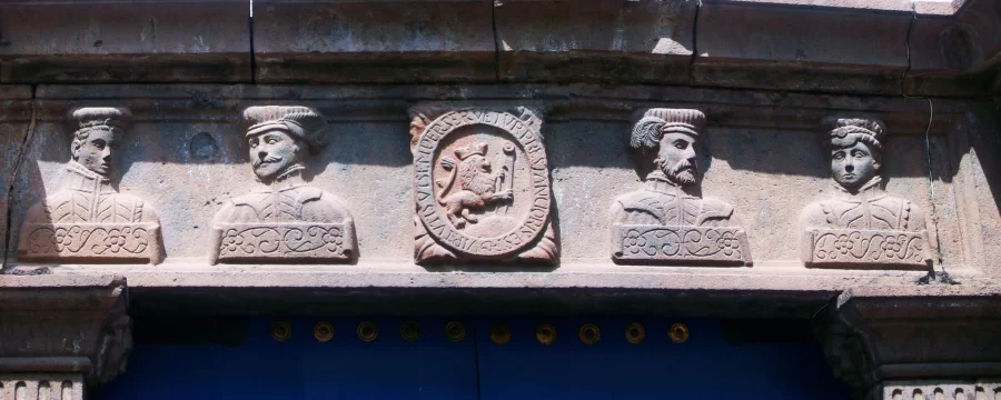 Casa De Los Cuatro Bustos Cusco
