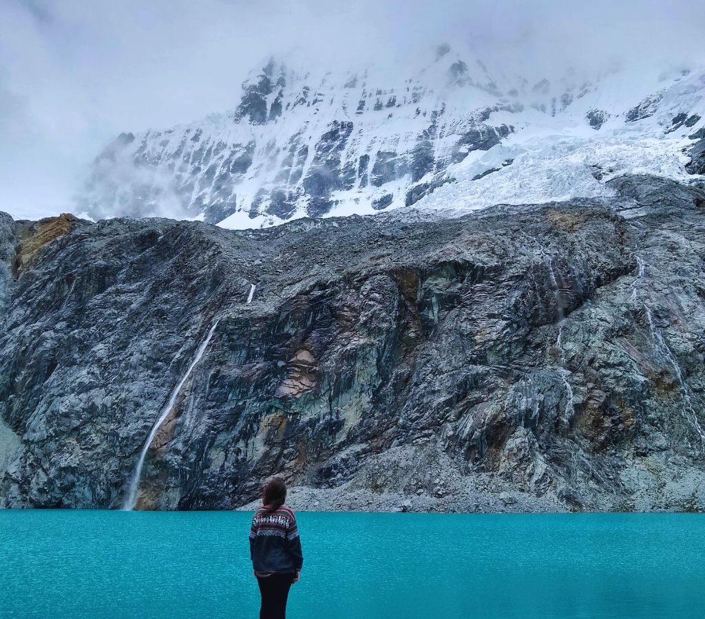 Laguna 69 de origen glaciar