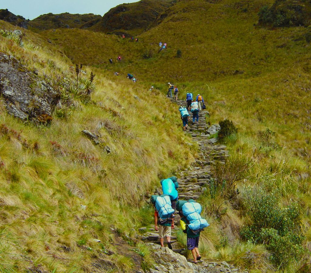 Ascenso Al Paso Del Abra Warmiwanusca