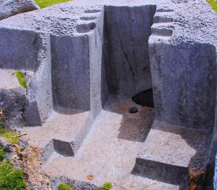 Esculturas em pedra inca
