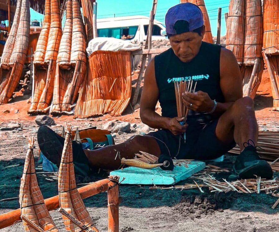 Realizzazione Dei Caballitos Di Totora