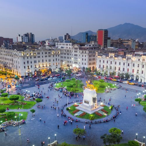 Plaza Dos De Mayo