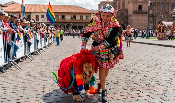 Perrito Con Traje Tipico De Canas