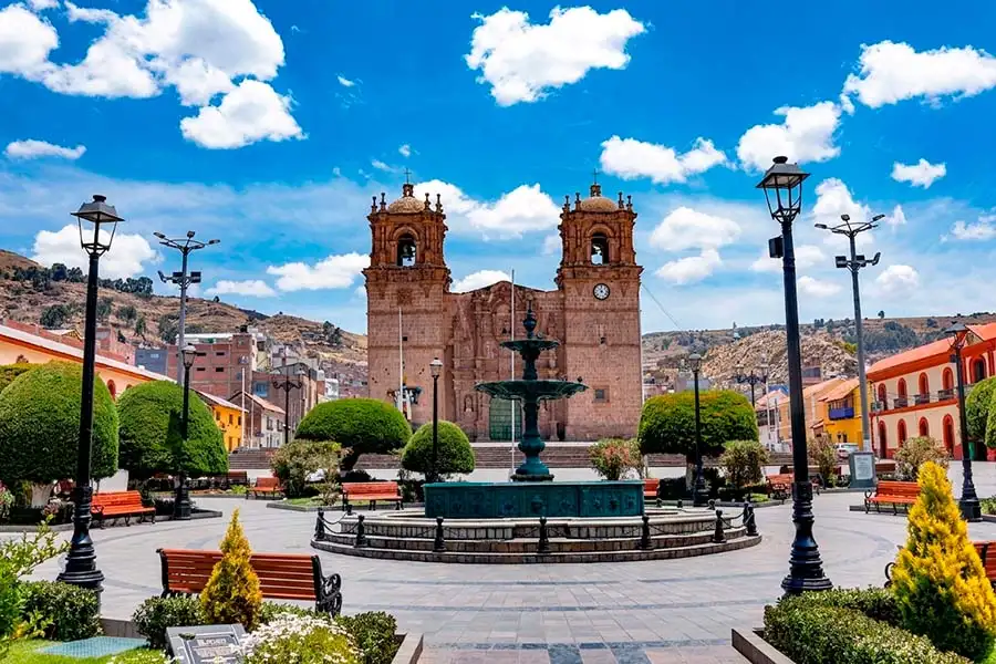 Plaza Central De Puno Peru
