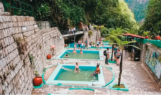 Piscina De Aguas Calientes